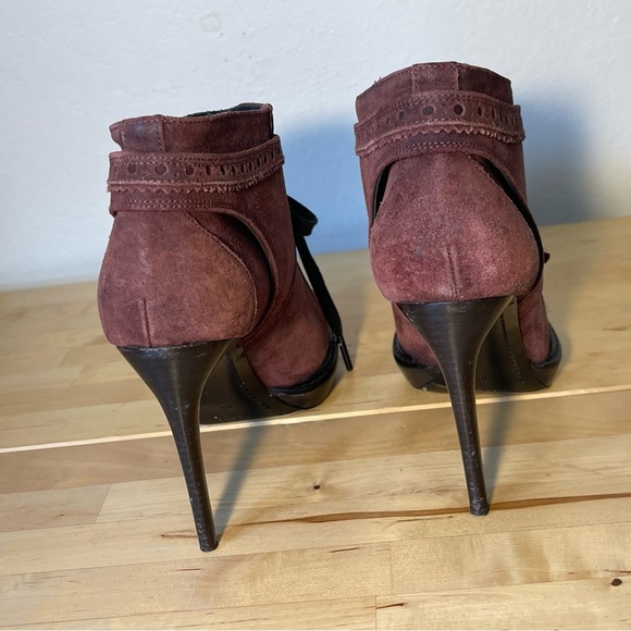 Burberry Prorsum suede embossed kiltie Ankle boots Size EU 39 - Picture 6 of 15